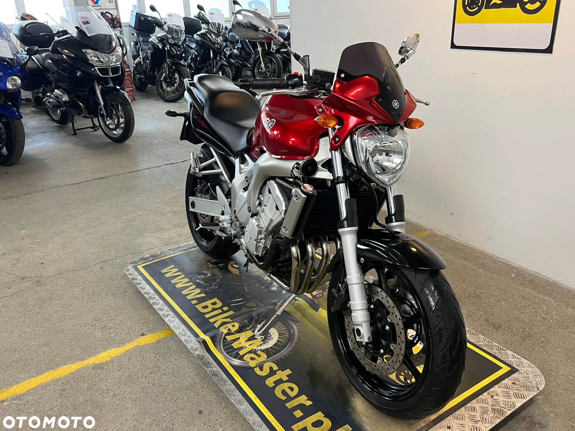 Yamaha FZ - 12