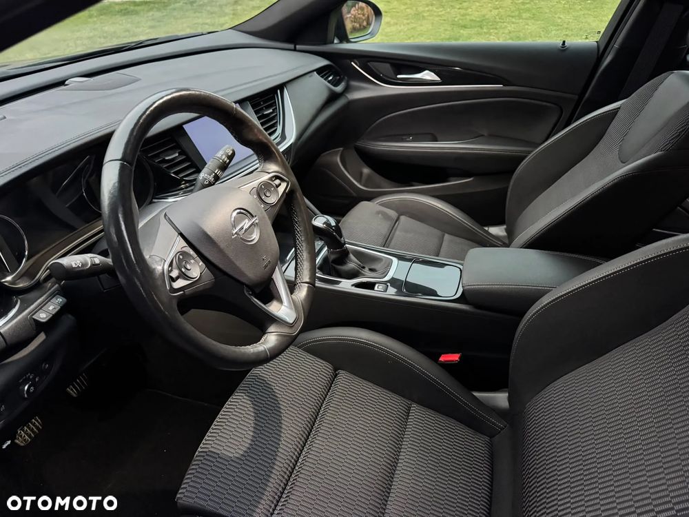 Opel Insignia - 10