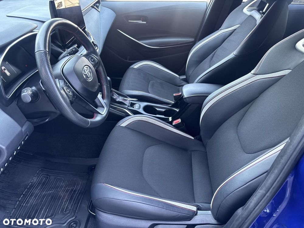 Toyota Corolla - 10