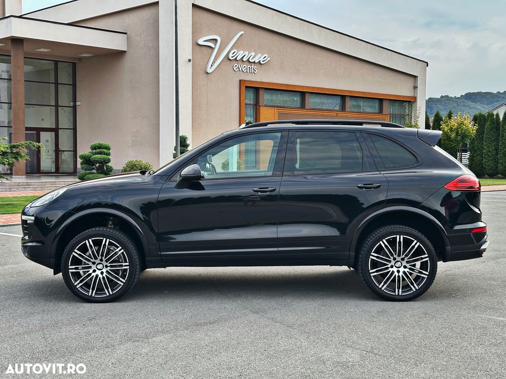 Porsche Cayenne 3.0 L - 4