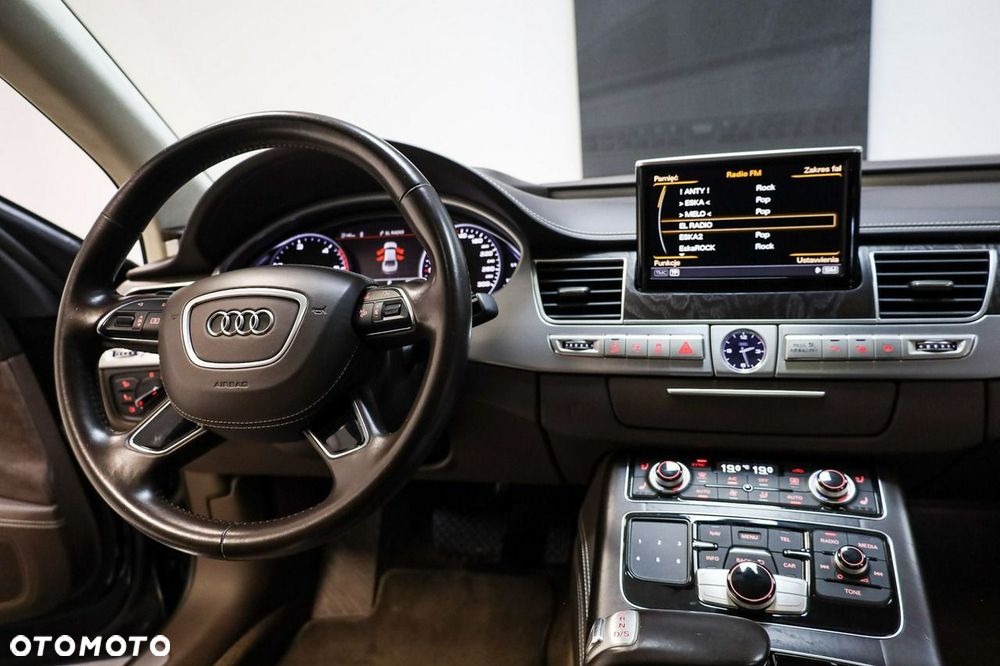 Audi A8 - 30