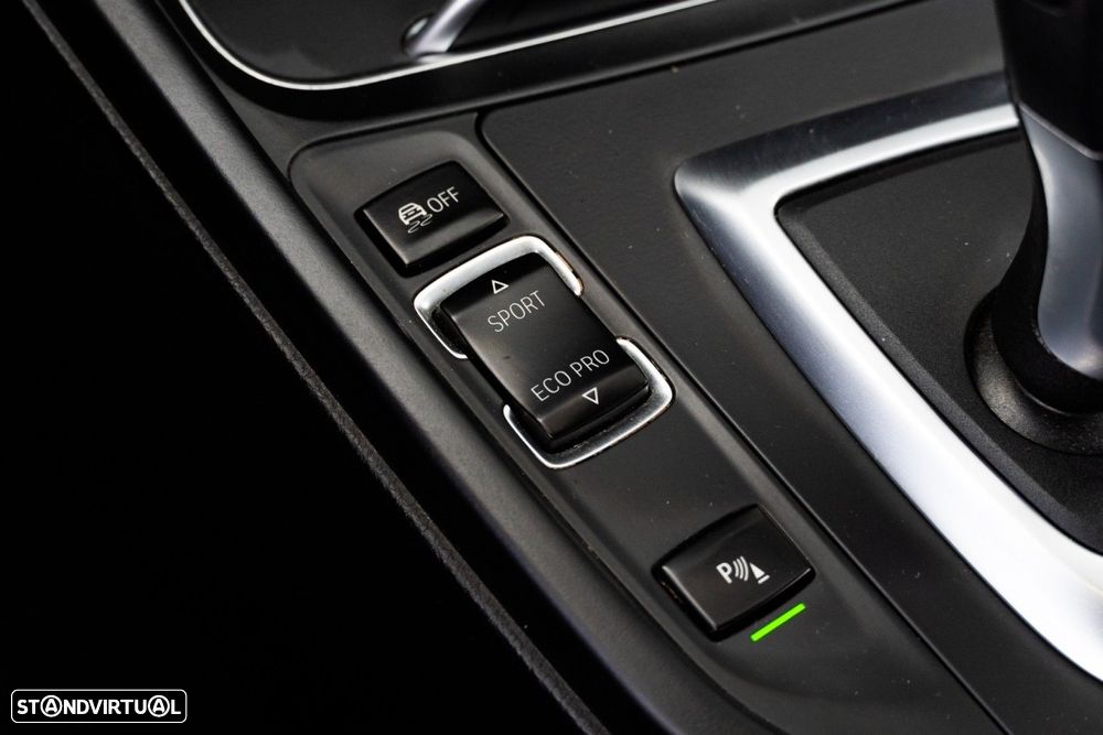 BMW 318 d Line Sport Auto - 28