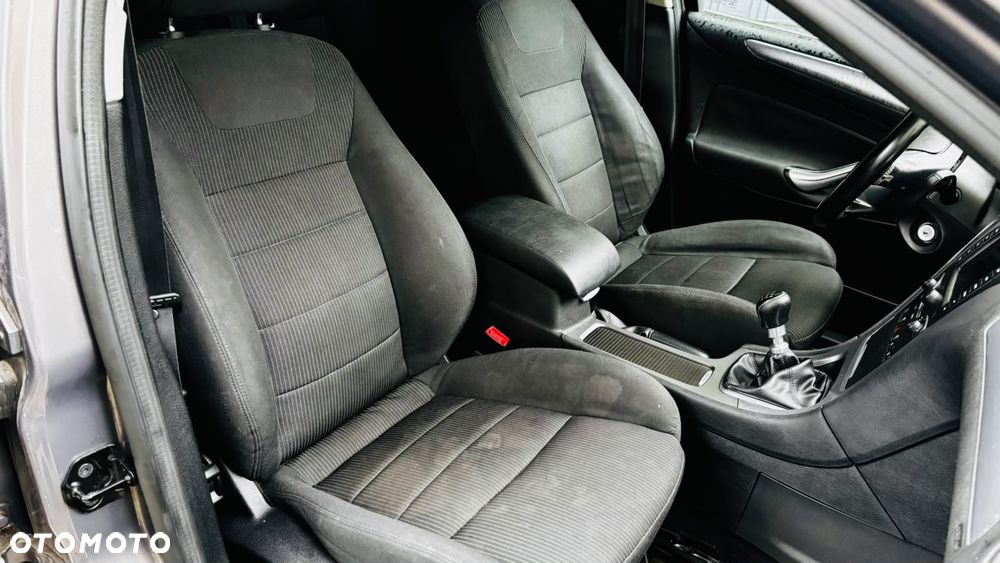 Ford Mondeo - 18