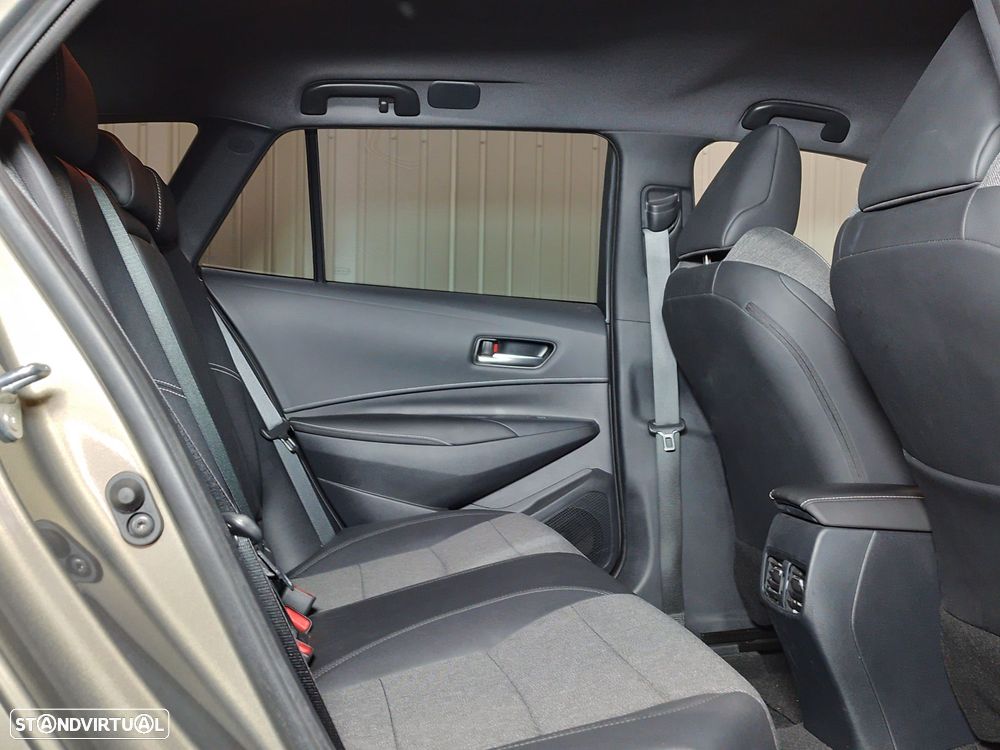 Toyota Corolla Touring Sports 1.8 Hybrid Comfort+P.Sport - 11