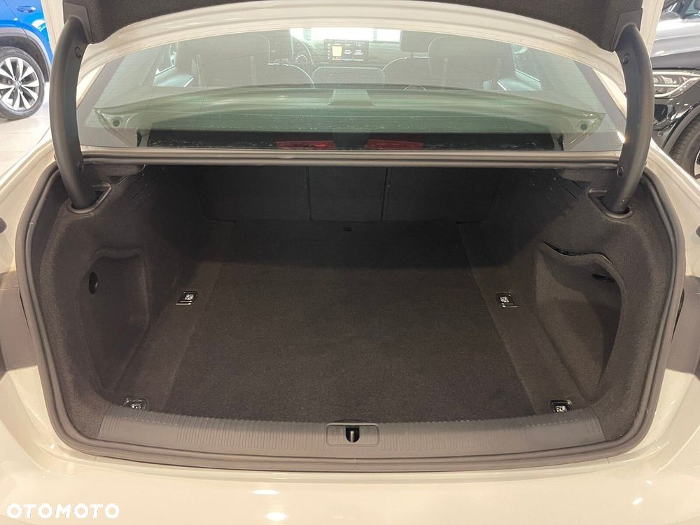 Audi A4 Limousine 35 TFSI mHEV S tronic - 29