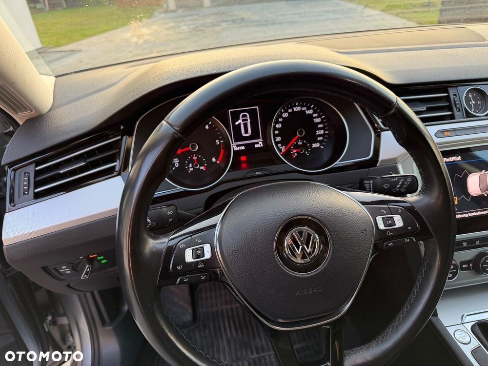 Volkswagen Passat 2.0 TDI (BlueMotion Technology) Trendline - 16