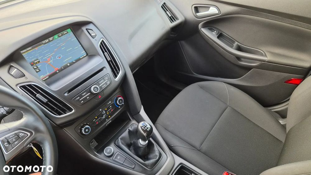 Ford Focus 1.5 EcoBoost Start-Stopp-System COOL&CONNECT - 16