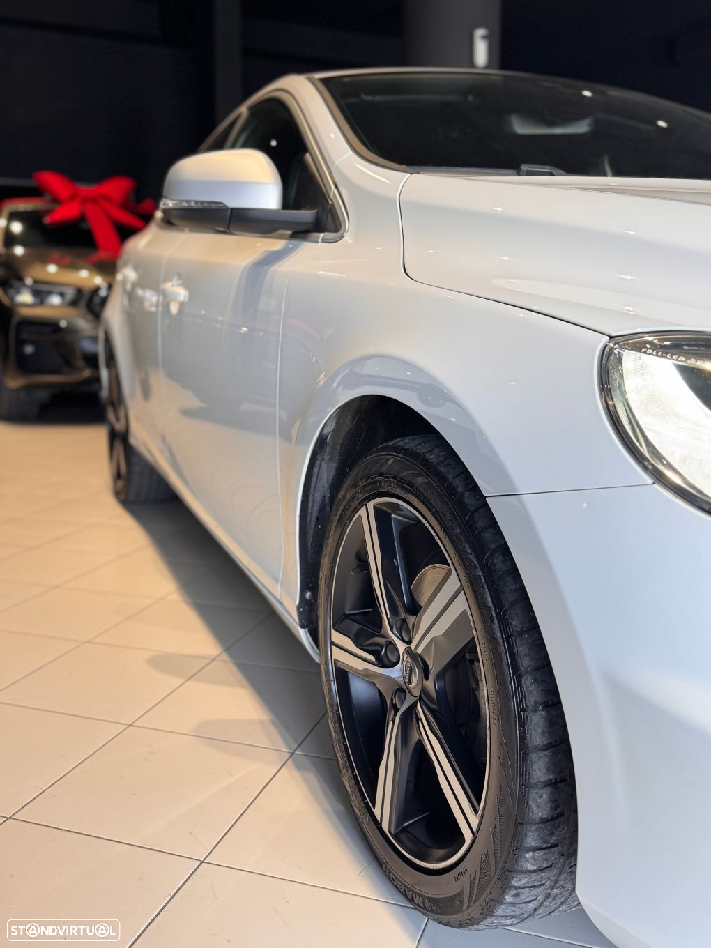 Volvo V40 2.0 D2 R-Design - 9