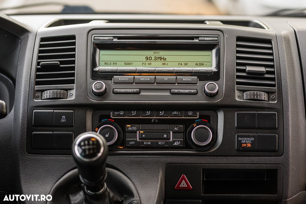 Volkswagen Caravelle - 5