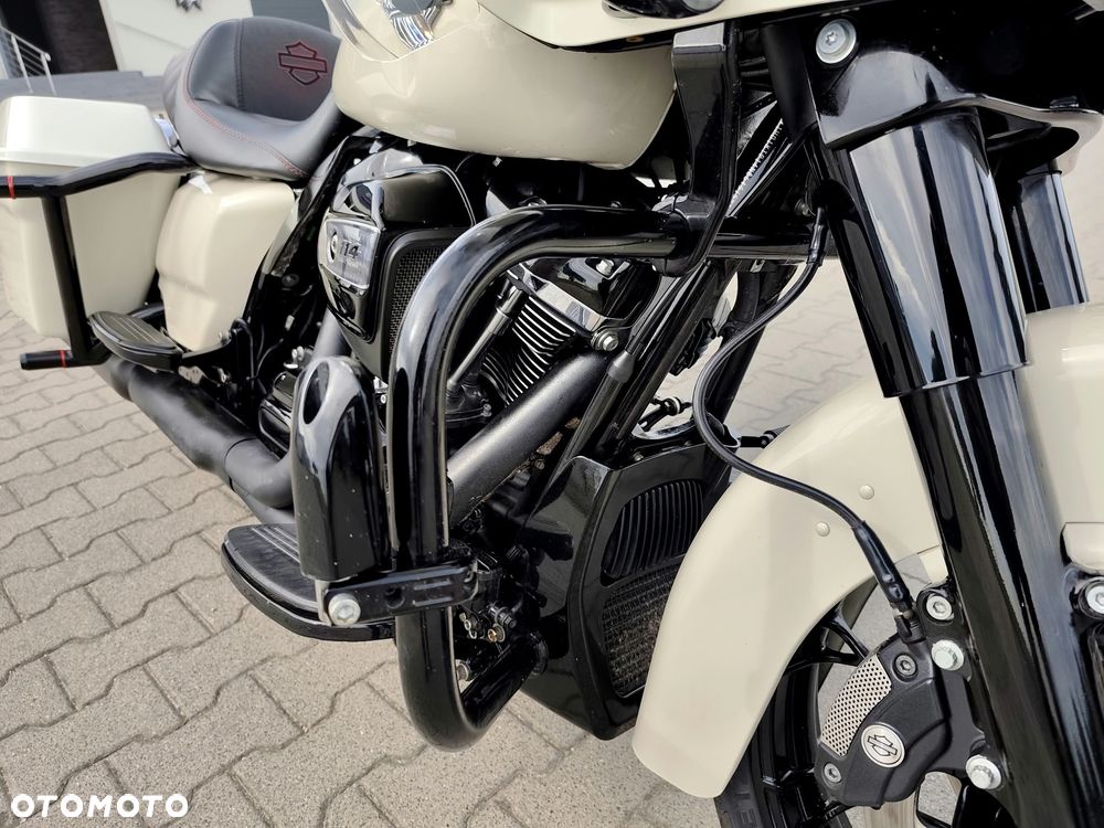 Harley-Davidson Touring Road Glide - 9