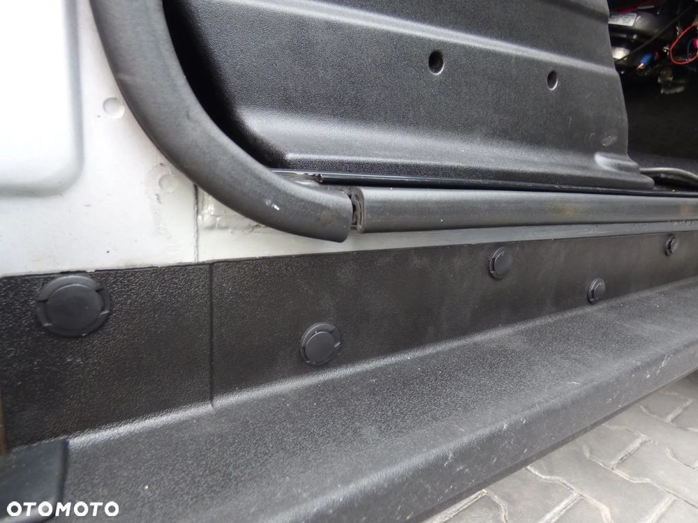 Land Rover Discovery - 31