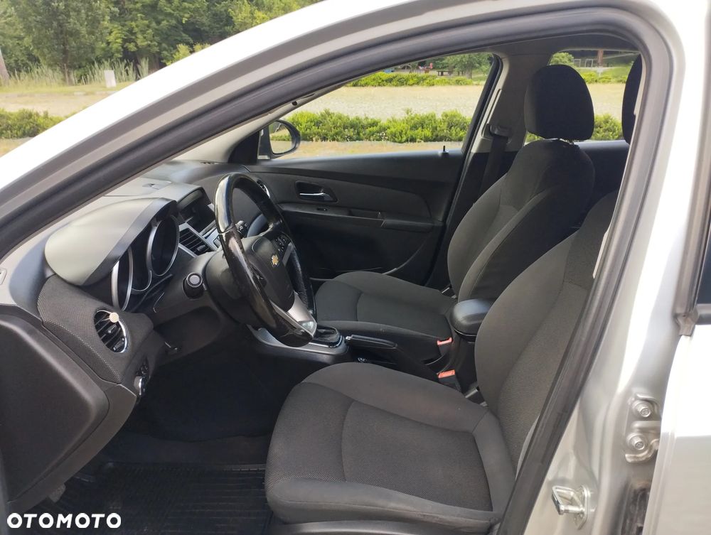 Chevrolet Cruze 1.8 LT+ - 18