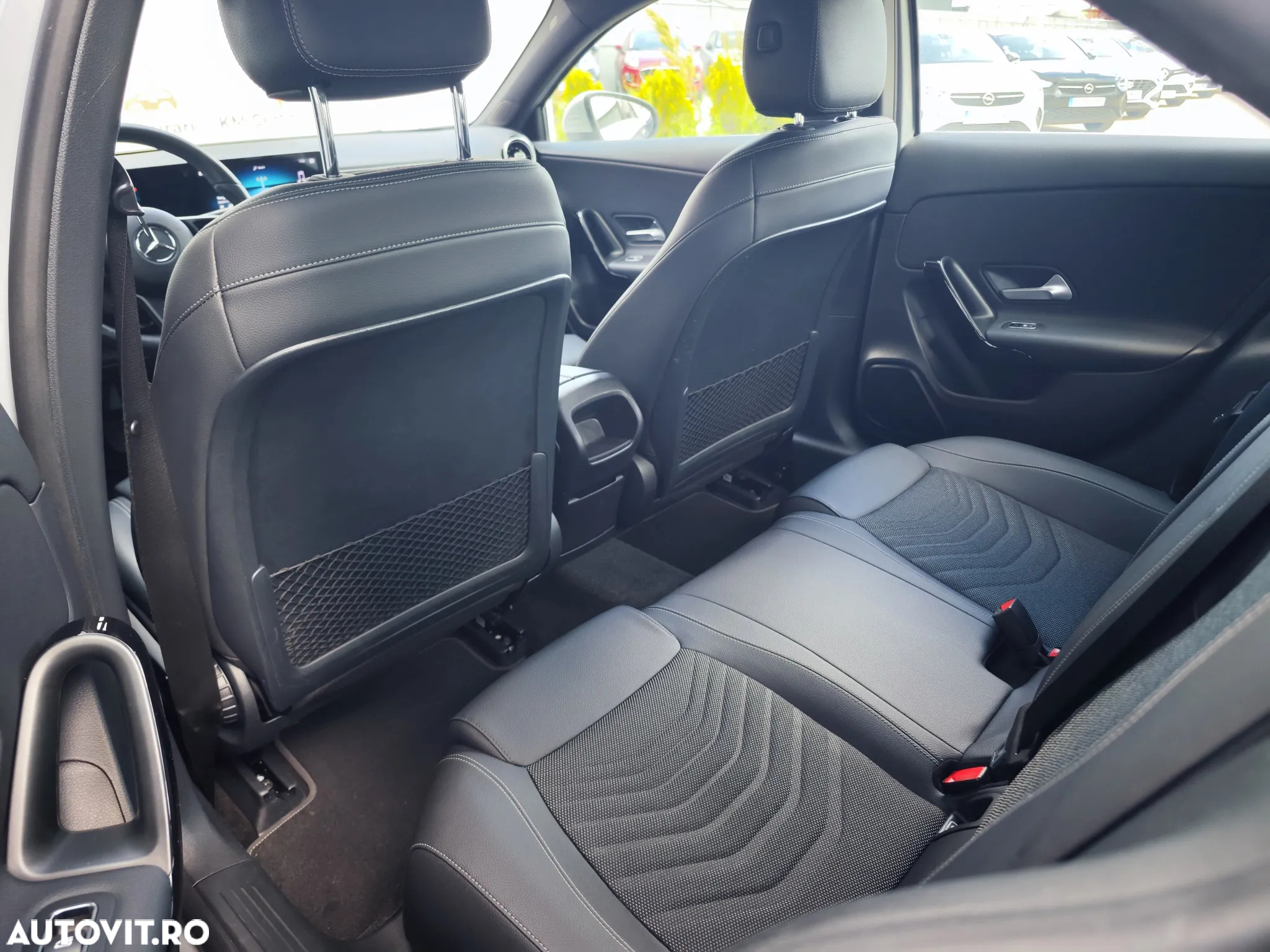Mercedes-Benz A 180 d 7G-DCT - 12
