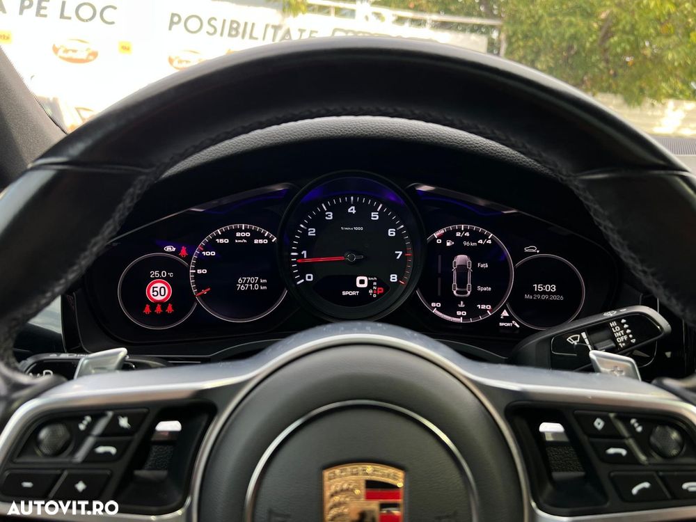 Porsche Cayenne - 24