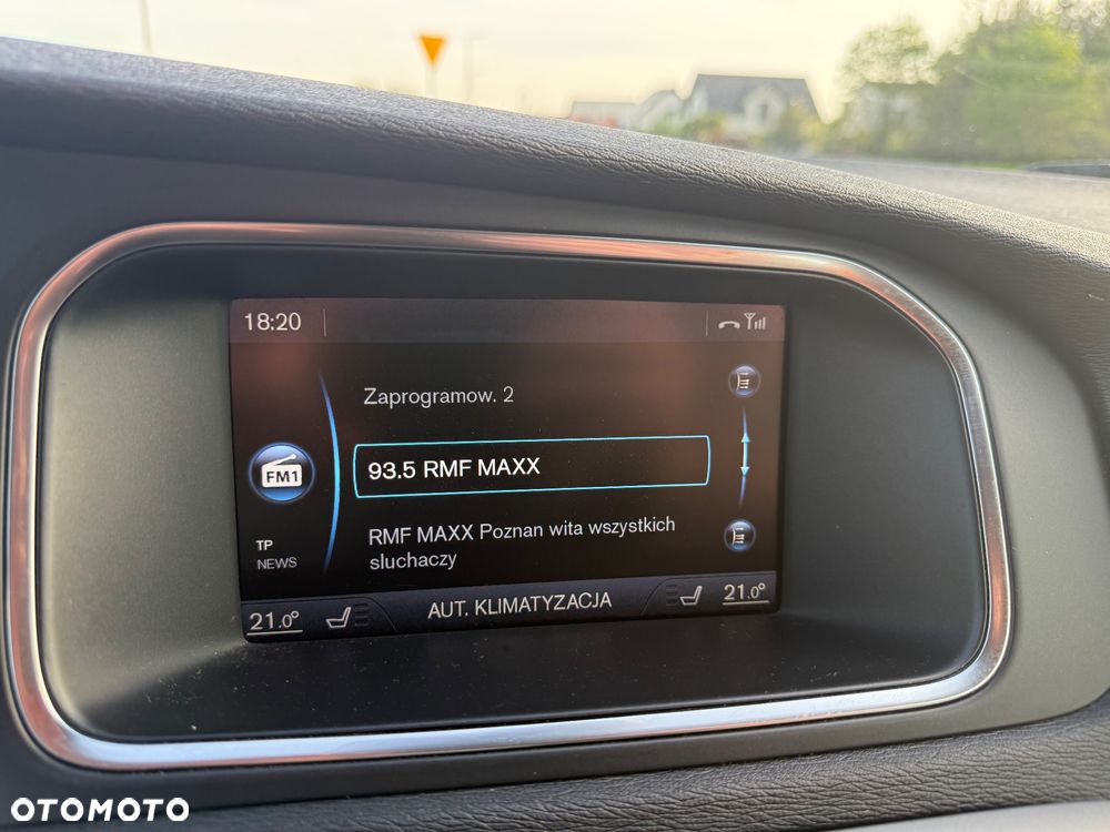 Volvo V40 D3 Momentum - 19