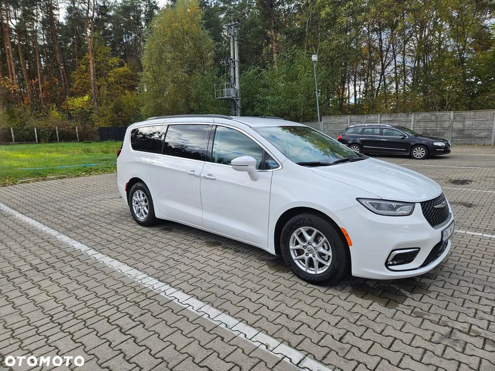 Chrysler Pacifica - 4