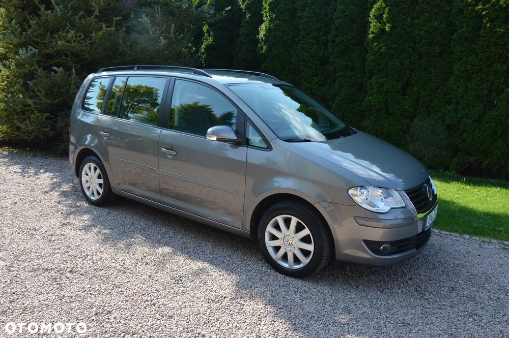 Volkswagen Touran - 10