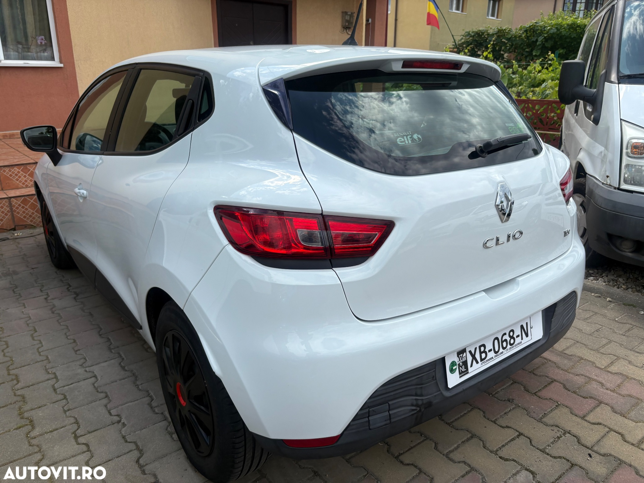 Renault Clio (Energy) TCe 90 Start & Stop INTENS - 11