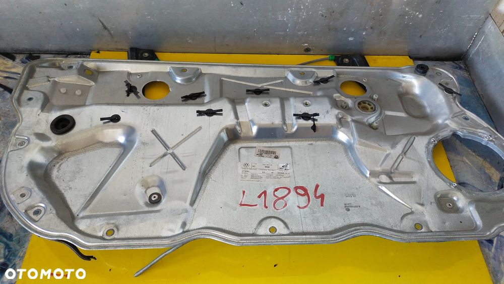 PODNOŚNIK SZYBY PRZÓD LEWY VW  6Q3837755A - 1