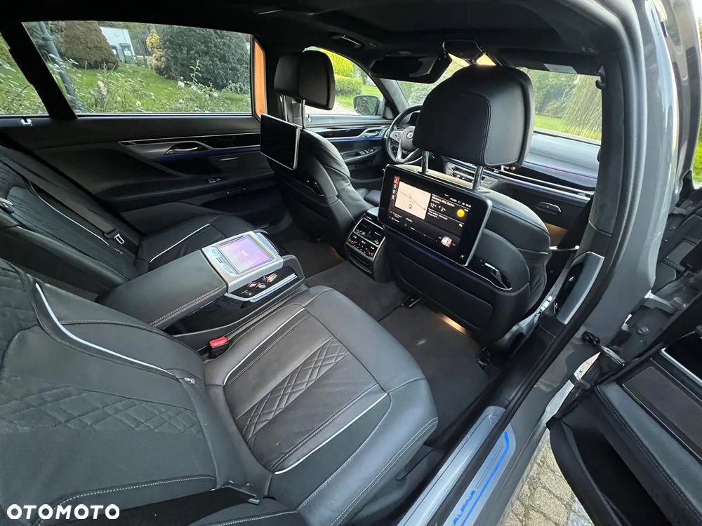 BMW-ALPINA B7 Biturbo - 13