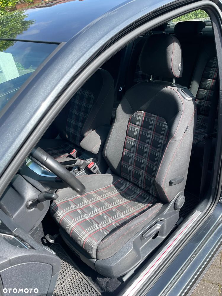 Volkswagen Golf GTI (BlueMotion Technology) - 7