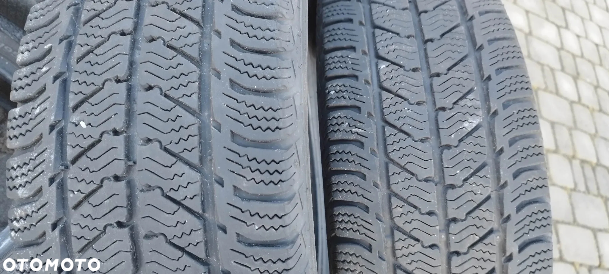 215/65/15 c semperit van grip 3 - 4