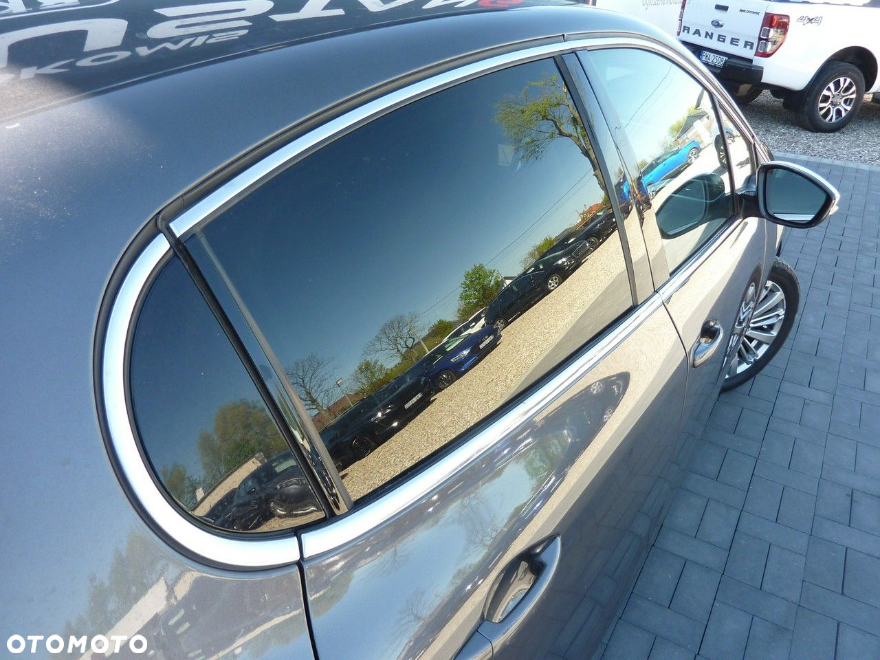 Peugeot 208 - 9