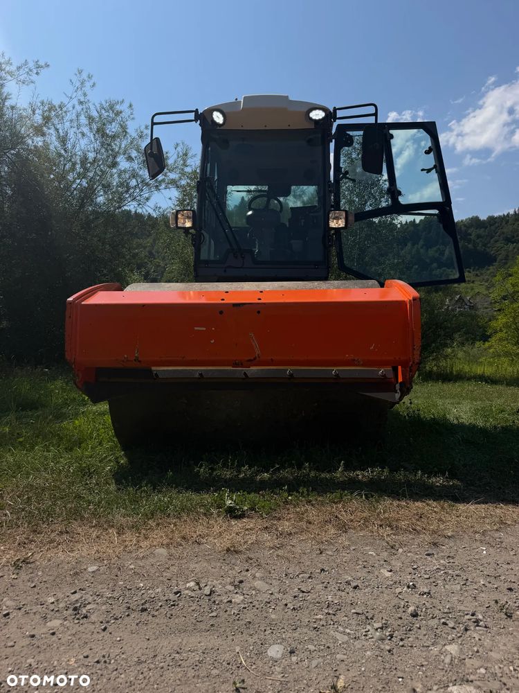 Hamm H 7i Walec Terenowo Drogowy Guma Stal. 6,5 tony 8ton. Import Norwegia 2017 rok. 1600 mtg. silnik KUBOTA 4cyl. Maszyna nie różni się od Nowej z salonu! Klimatyzacja wentylacja. Serwisy w Dekra AKTUALNE. Zero zniszczeń IGŁA !! Gotowy do długiej pracy. Po dużych serwisach eksploatacyjnych w Norwegii. Walec z Upadłości od pierwszego właściciela. Jego historia od nowosci to jedna inwestycja miejska! Jedyna taka okazja! Szerokość 168cm. Bardzo mały walec a moc Potężna! Full Wypas Wersja Norweska. Opony piękny stan. Ani deka luzów i wycieków. OKAZJA - 20