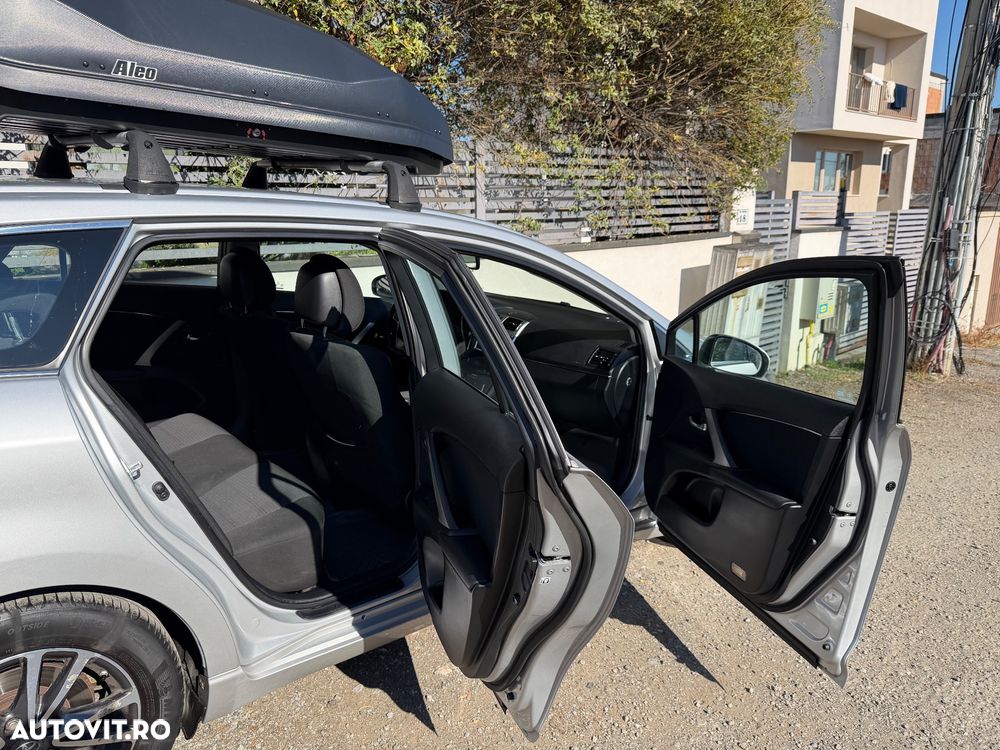 Toyota Avensis 2.0 D-4D Executive - 11