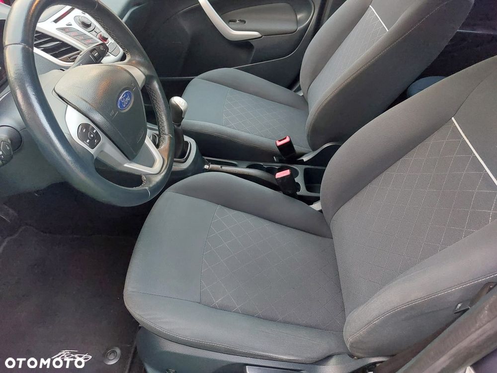 Ford Fiesta - 16