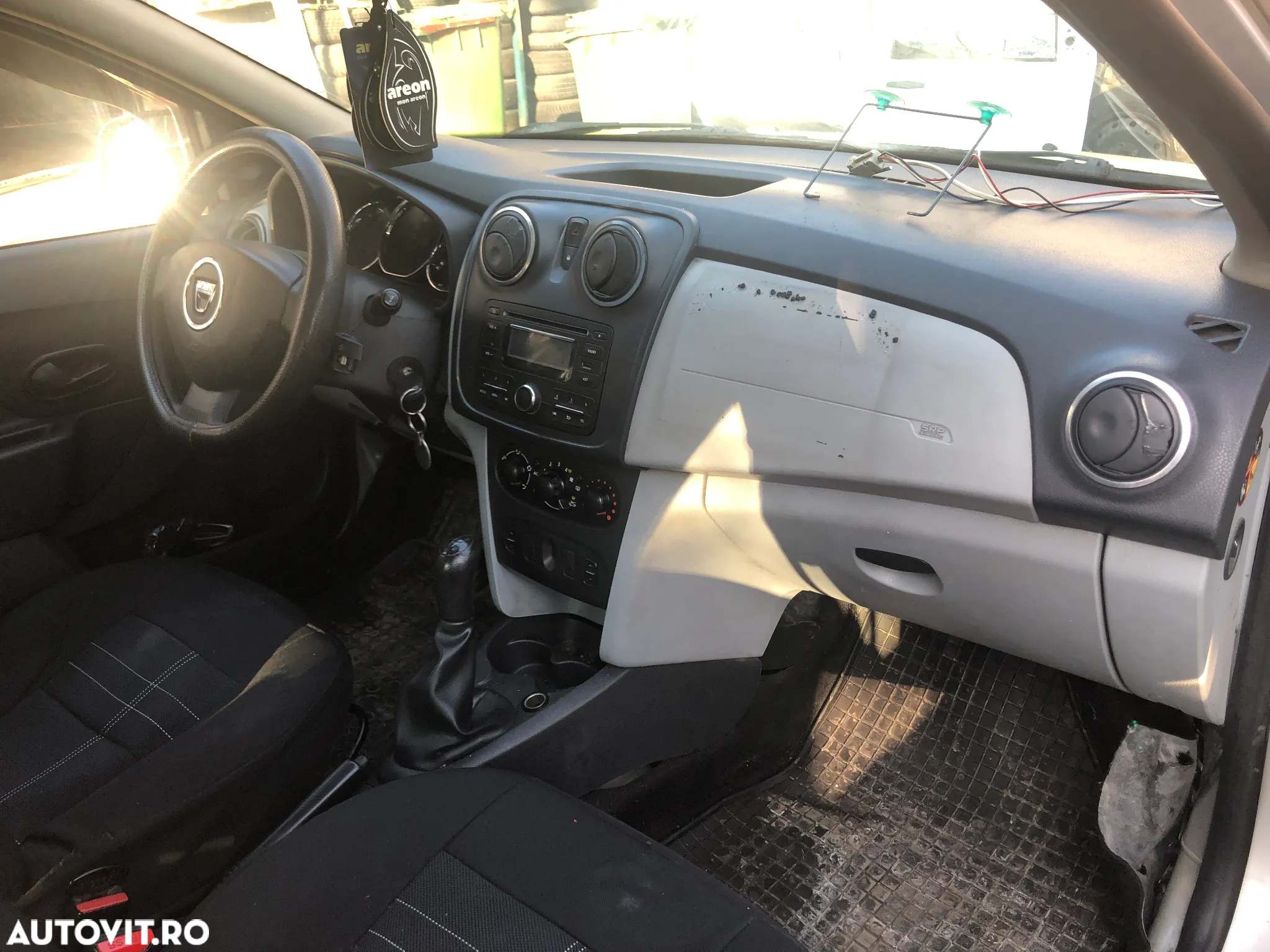 Dezmembrez Dacia Logan II 2015 1.2 benzina - 4