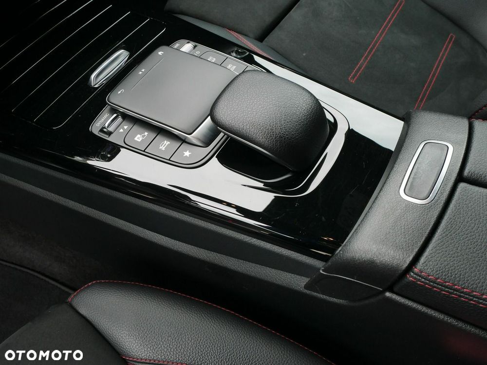 Mercedes-Benz CLA 250 4-Matic AMG Line 7G-DCT - 29