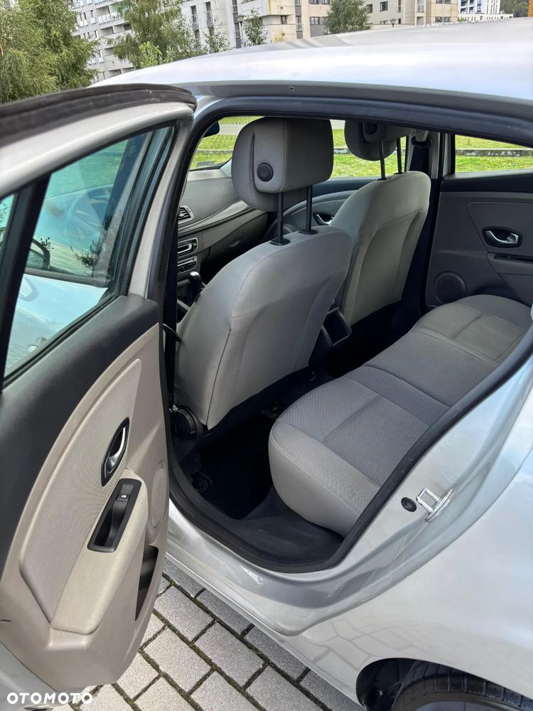 Renault Megane 1.5 dCi Authentique - 9
