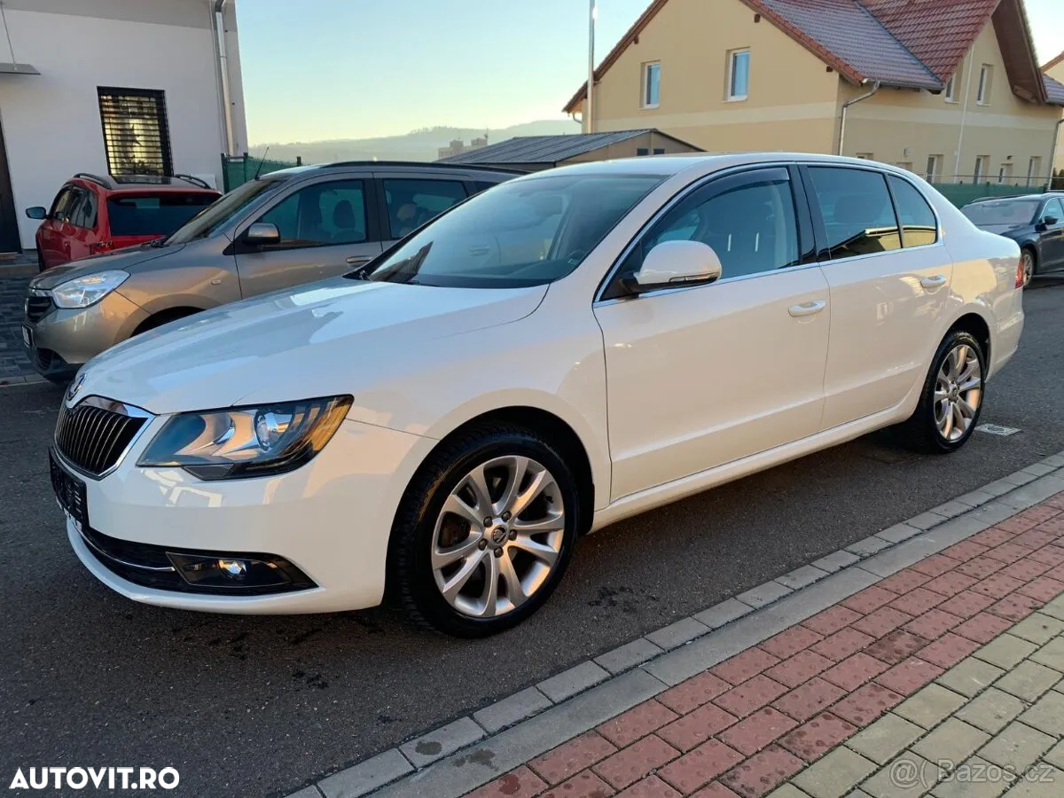 Skoda Superb 2.0 TDI DSG Elegance - 3