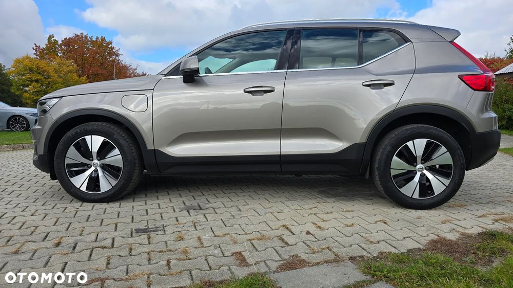 Volvo XC 40 T5 Plug-In Hybrid Momentum Pro - 4