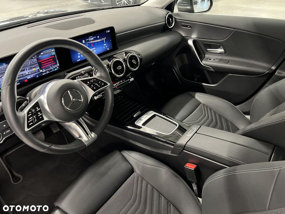 Mercedes-Benz Klasa A 180 Progressive 7G-DCT - 16