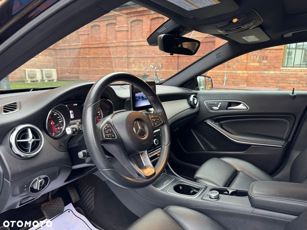 Mercedes-Benz GLA 250 7G-DCT UrbanStyle Edition - 13