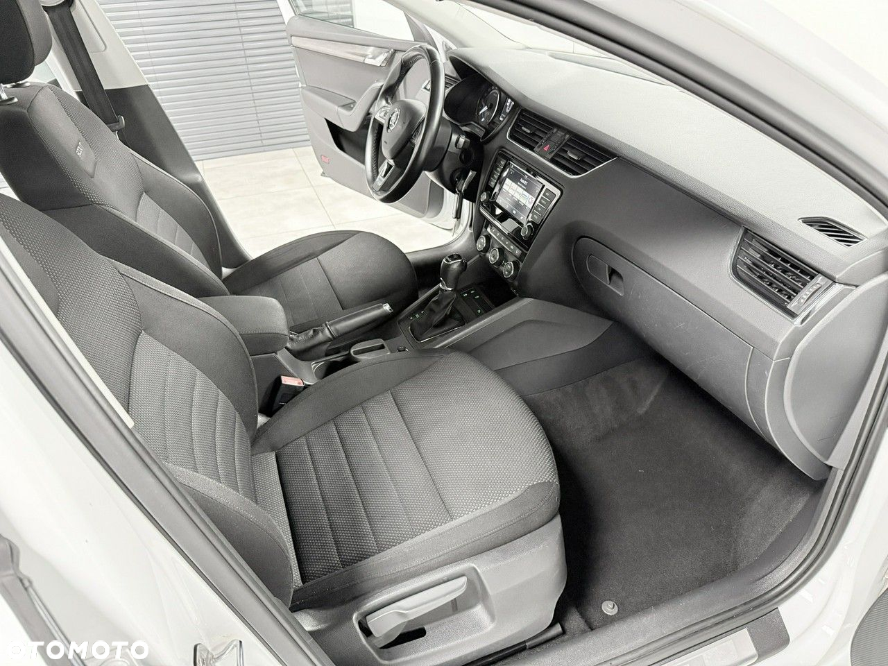 Skoda Octavia Combi 2.0 TDI 4x4 DSG Scout - 29