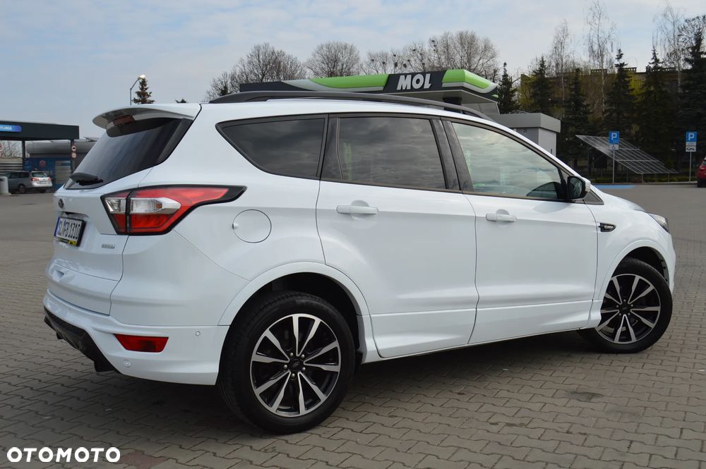 Ford Kuga 1.5 EcoBoost 2x4 ST-Line - 23