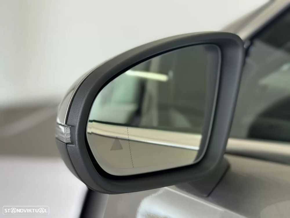 Mercedes-Benz A 200 AMG Line - 13