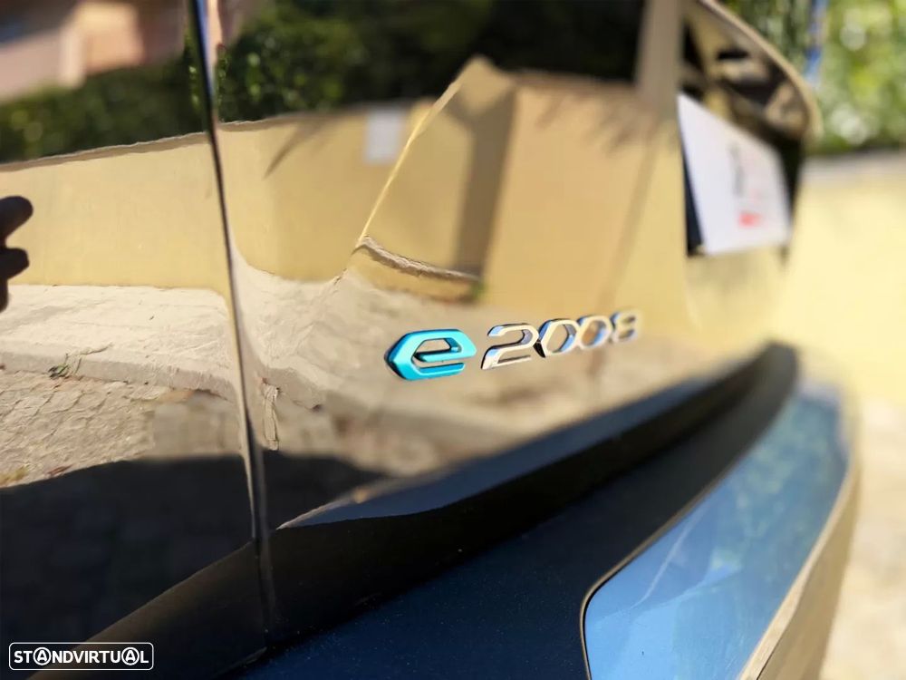 Peugeot e-2008 Allure - 4