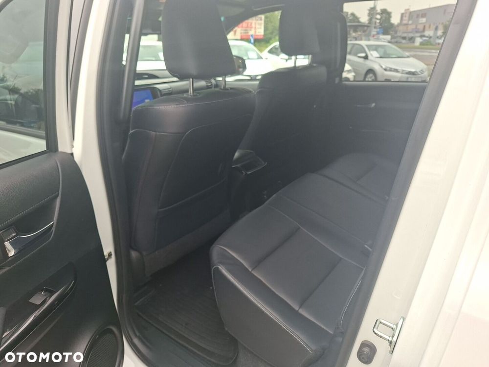 Toyota Hilux 2.8 D-4D mHEV Double Cab Invincible 4x4 - 13