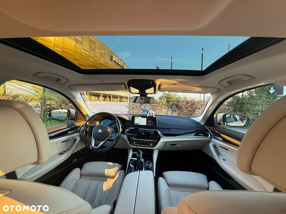 BMW Seria 5 530i Luxury Line - 9