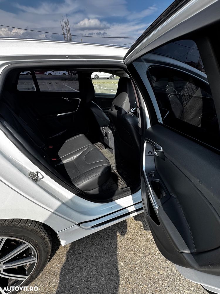 Volvo V60 D6 Plug-In-Hybrid AWD Geartronic Pure Limited - 22