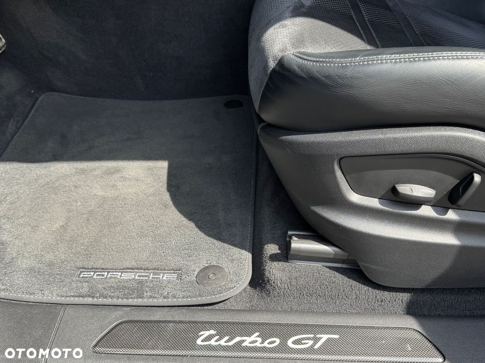 Porsche Cayenne Turbo GT - 32