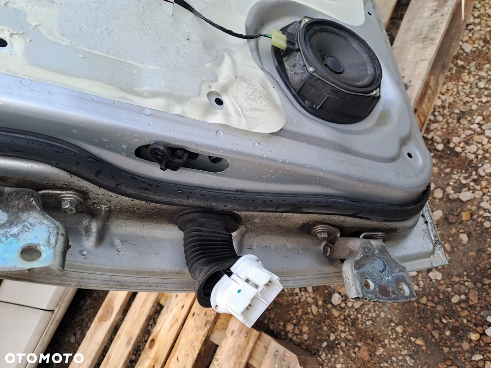 Chevrolet Aveo T250 HB 5D drzwi klapa bagażnika zderzak kod lakieru 92U - 19