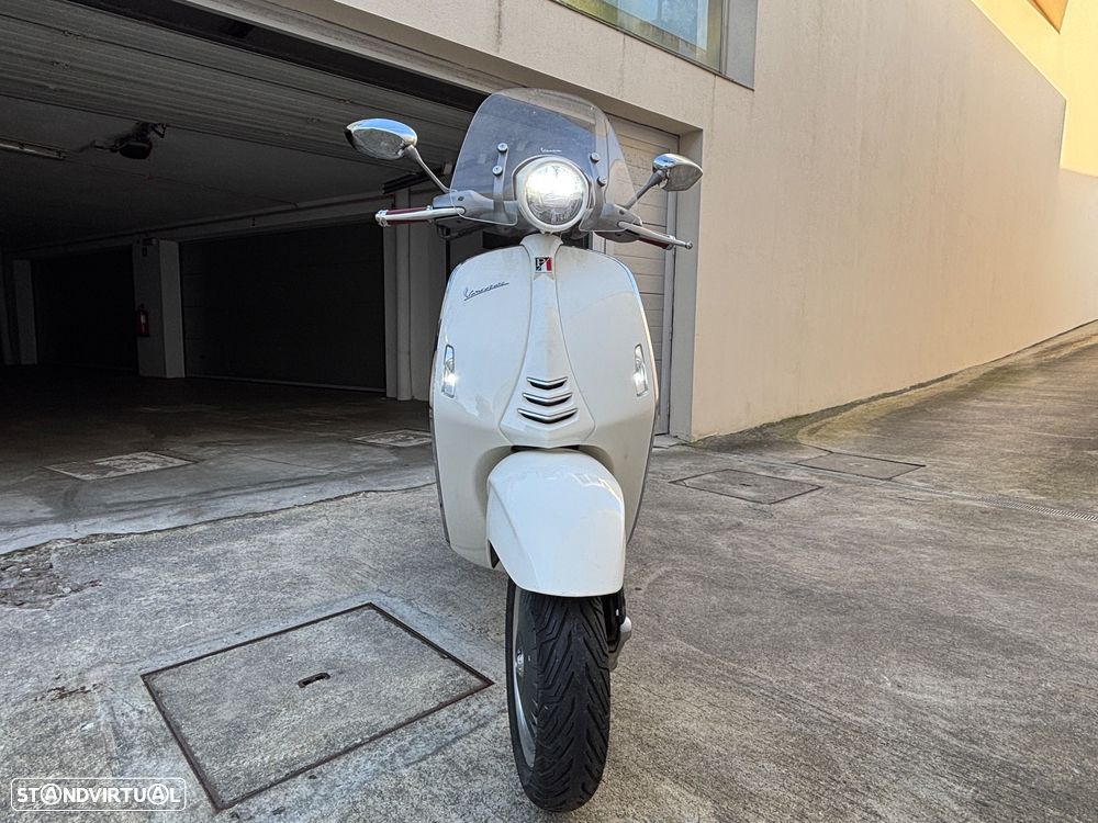 Vespa Vespa 946 - 17