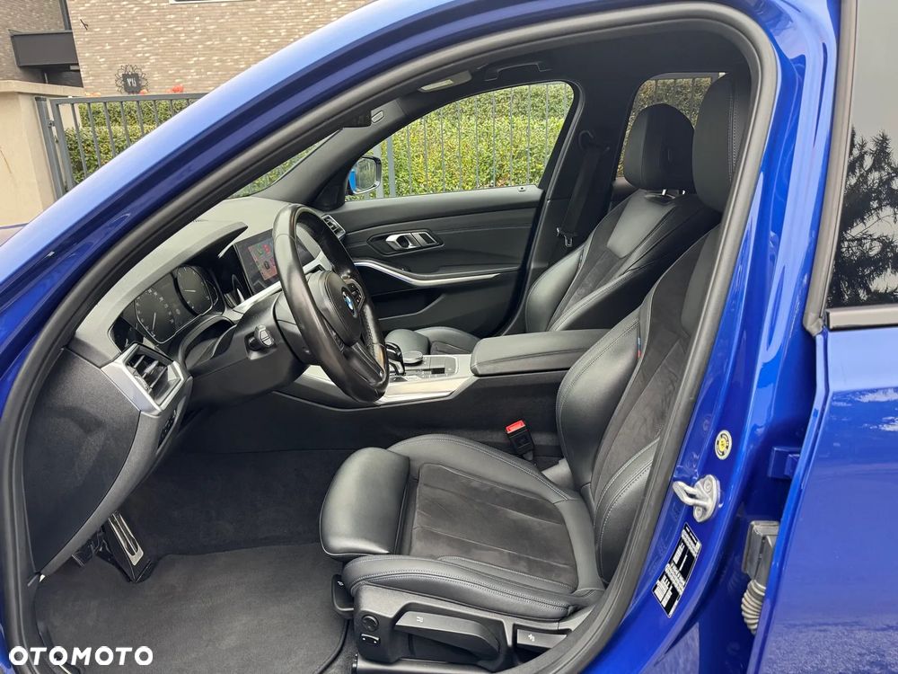 BMW Seria 3 318d M Sport - 11