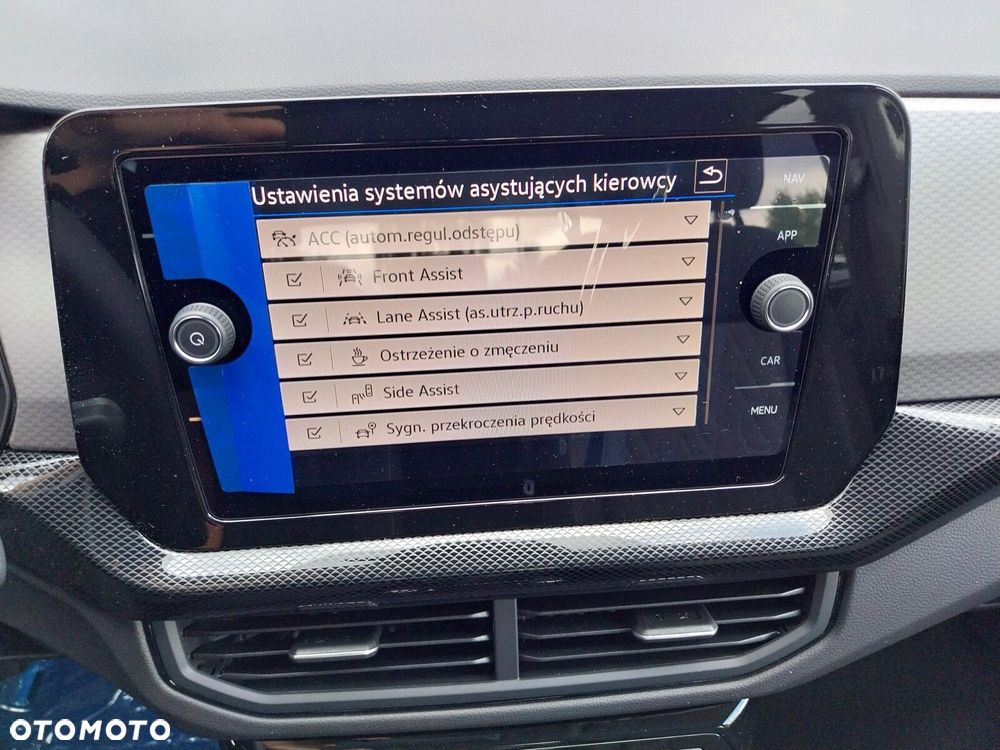 Volkswagen T-Cross - 12