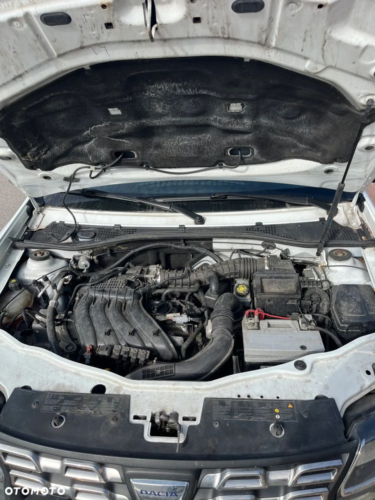 Dacia Duster 1.6 SCe Laureate S&S - 11